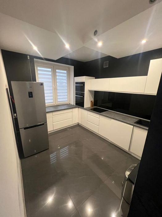 Sprzedam mieszkanie + garaż + siłownia