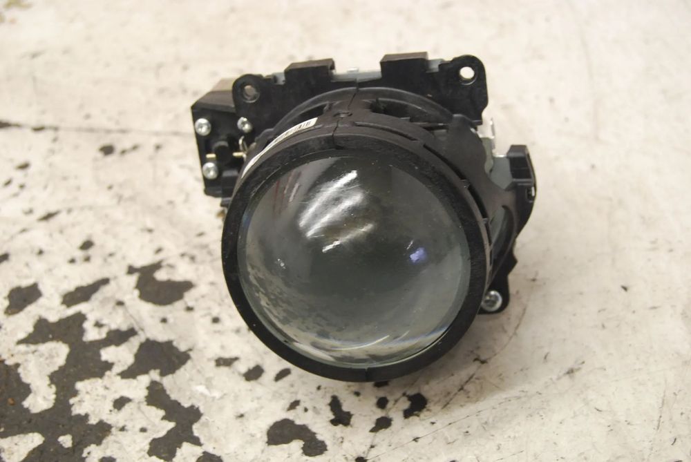 SOCZEWKA LAMPY BI-XENON VW PASSAT B6 LEWA LUB PRAWA SN08UH-0001