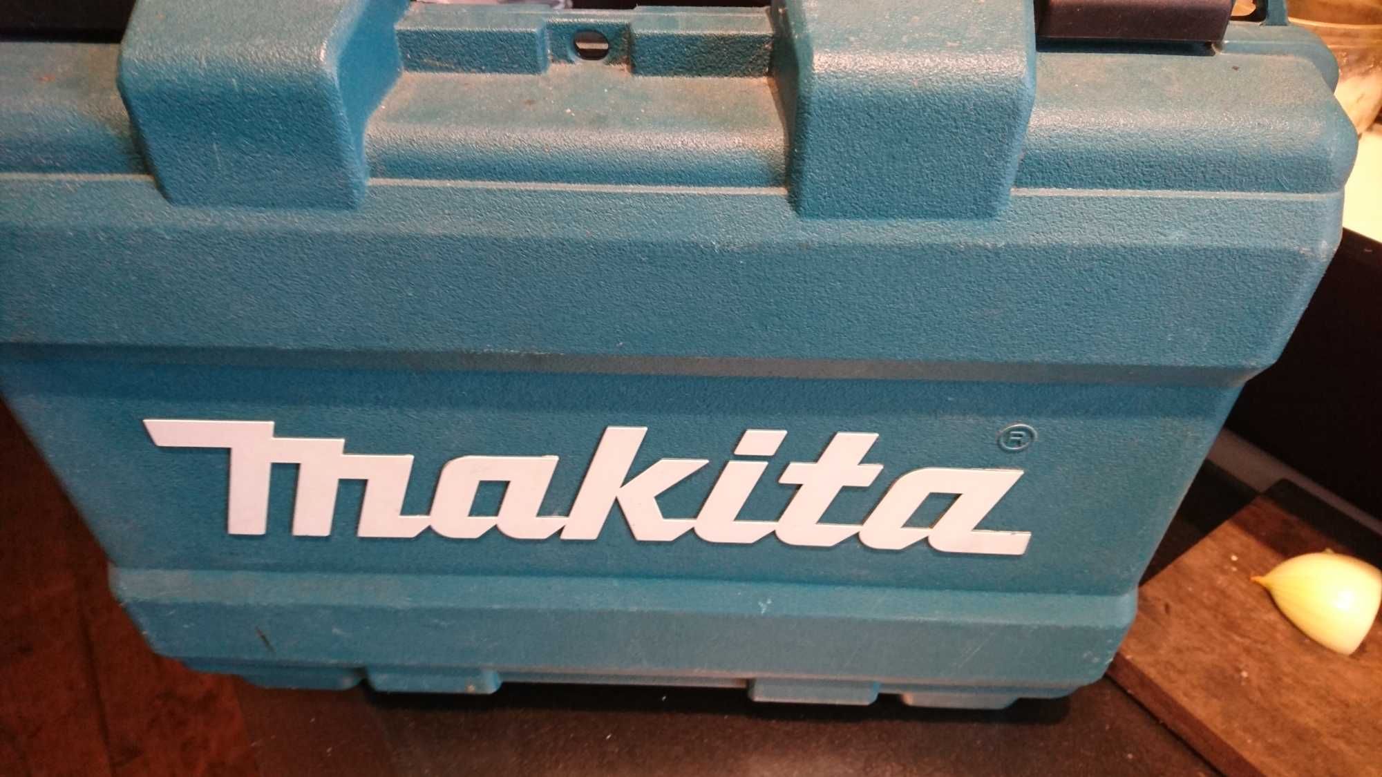 Aparafusadora MAKITA 18 v