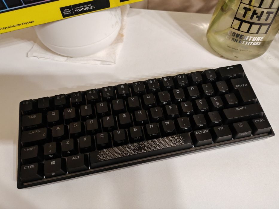 Teclado Mecânico CORSAIR K65 MINI 60% - RGB