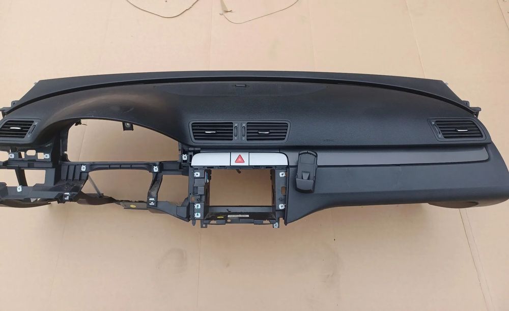 DESKA KOKPIT VW PASSAT B6
