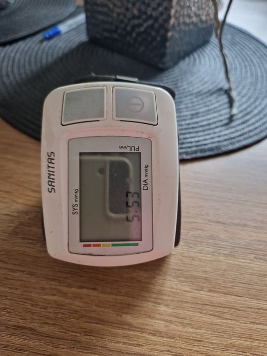 Cisnieniomierz  Sanitas na nadgarstek  PRL.