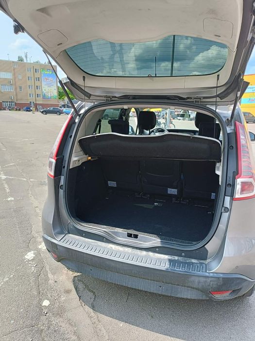 Продам гарне авто Renault Scenic