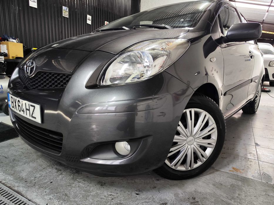 Toyota Yaris 1.33 16v VVT-i Executive - Caixa Automática