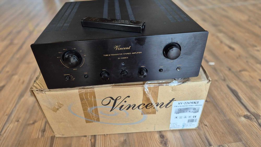 Wzmacniacz hybrydowy (lampa w preampie) Vincent SV-226MKII (2x100W)