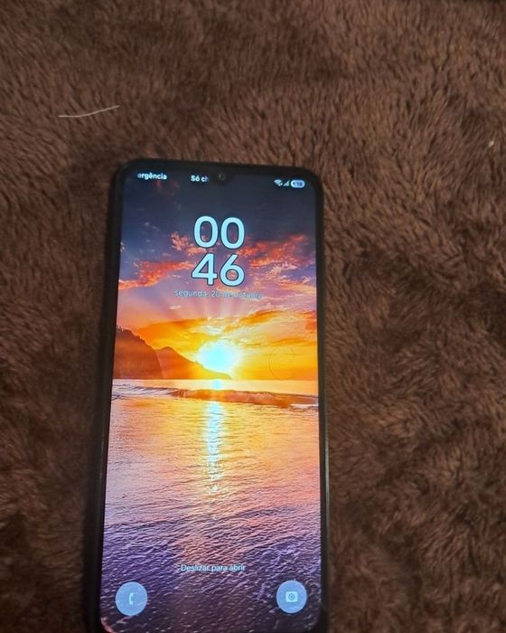 Vende telemóvel usado tem um uso de 2 mês porque comprei outro e parei