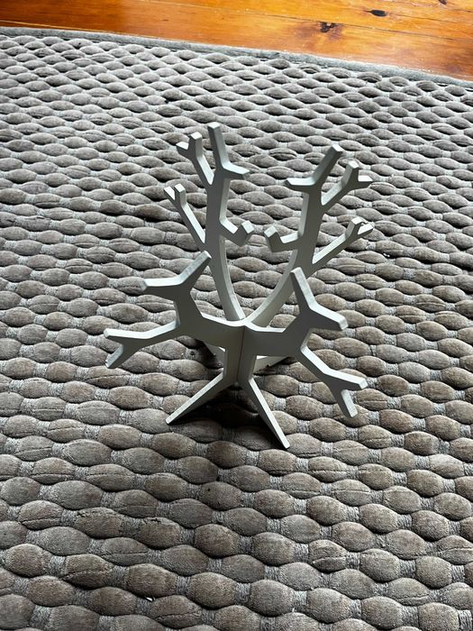 Suporte para colares em forma de árvore