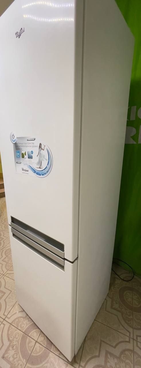 Холодильник б/в Whirlpool No Frost mod. ВSNF9152W
Загальни