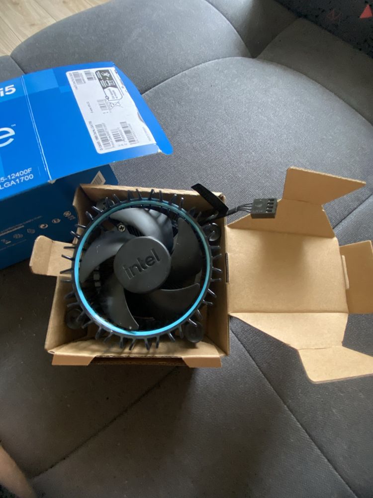 Chłodzenie procesora aktywne Intel i5-12400F