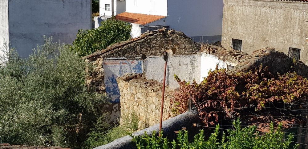 Vende-se casa para reconstruir, aceito proposta