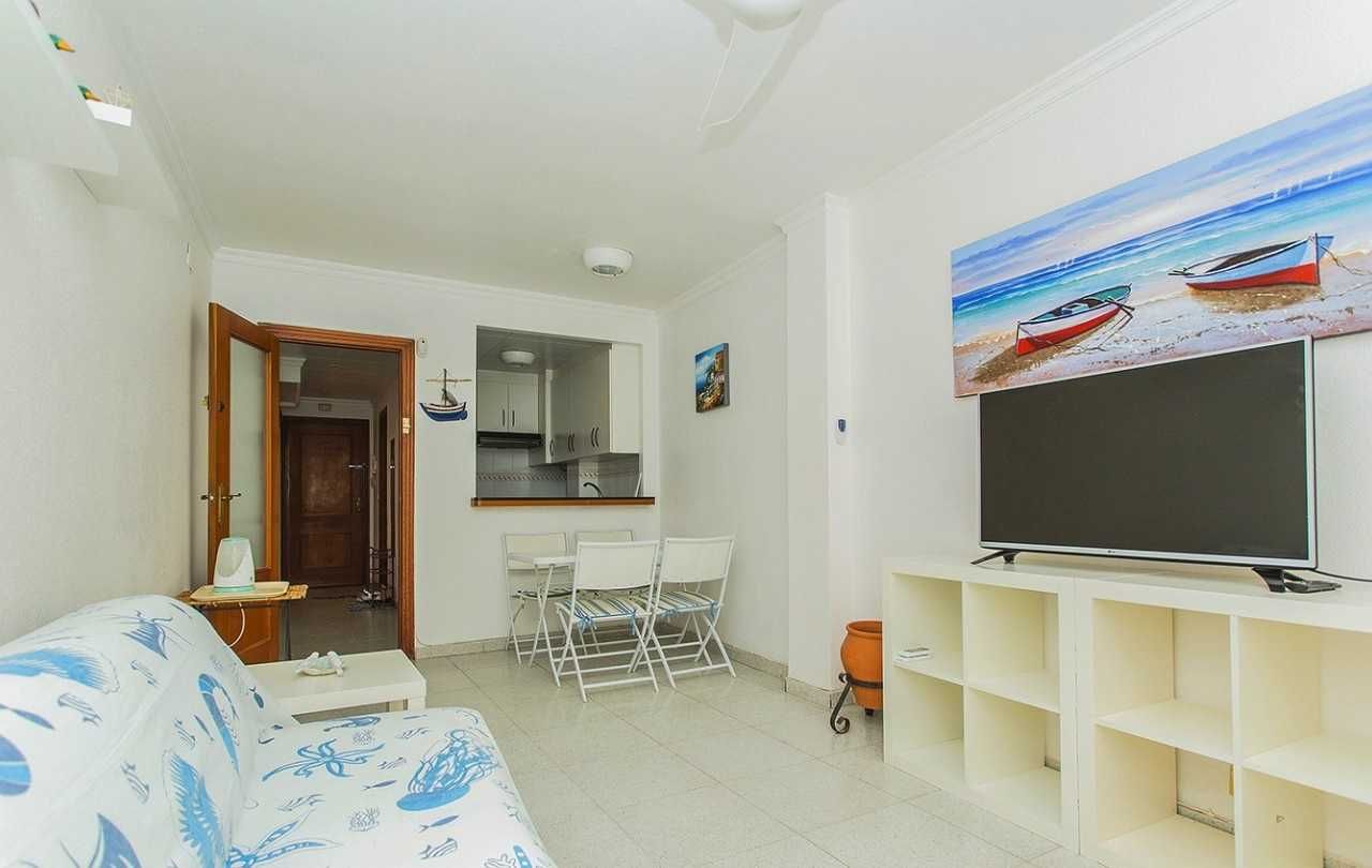 Квартира в Іспанії в місті Торрев'єха побережжя Коста Бланка