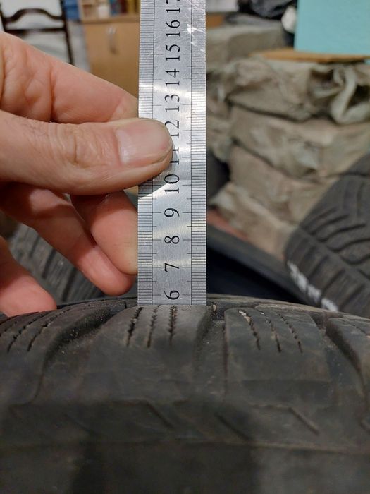 215/60R17 зима 100V шини