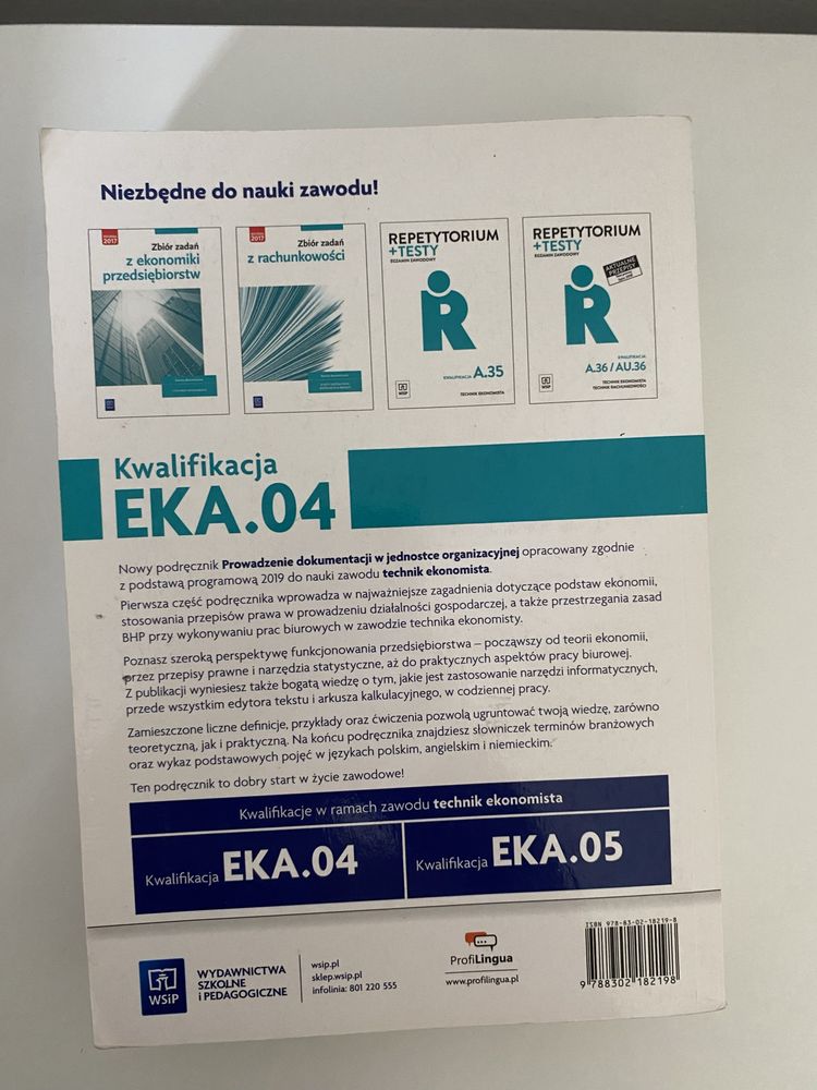 Zestaw podrecznikow EKA04