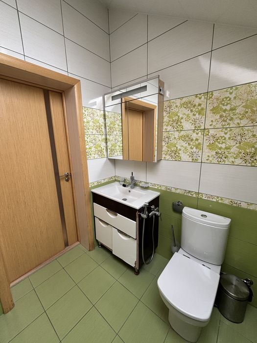 Сдам 3-этажный дом на берегу Днепра