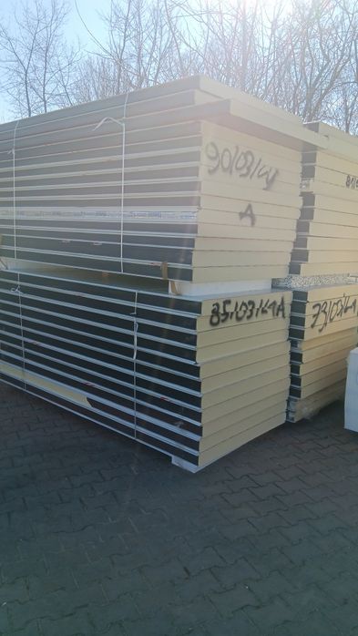 Płyty ścienne oraz dachowe.