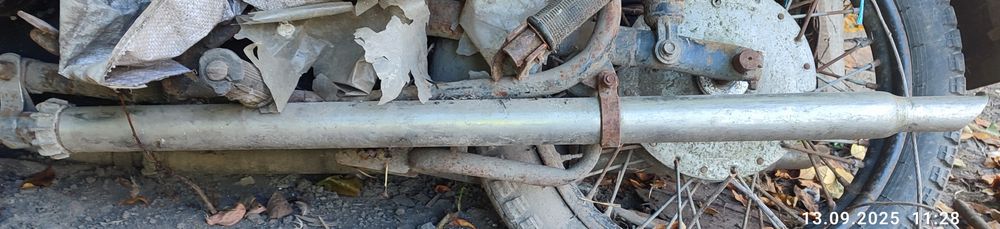 Вихлопні труби мотоцикла МТ.