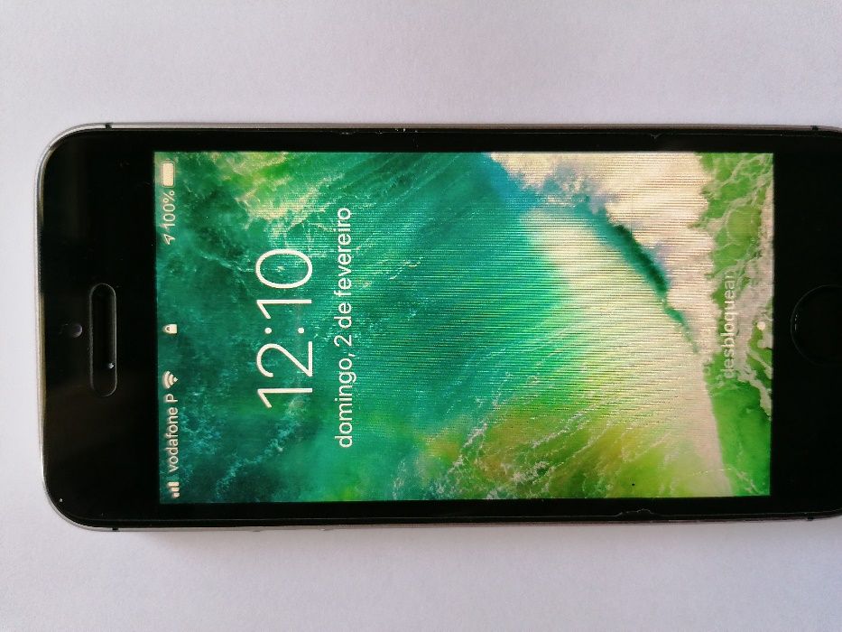 Smartphone Apple iPhone SE Preto - 16 GB