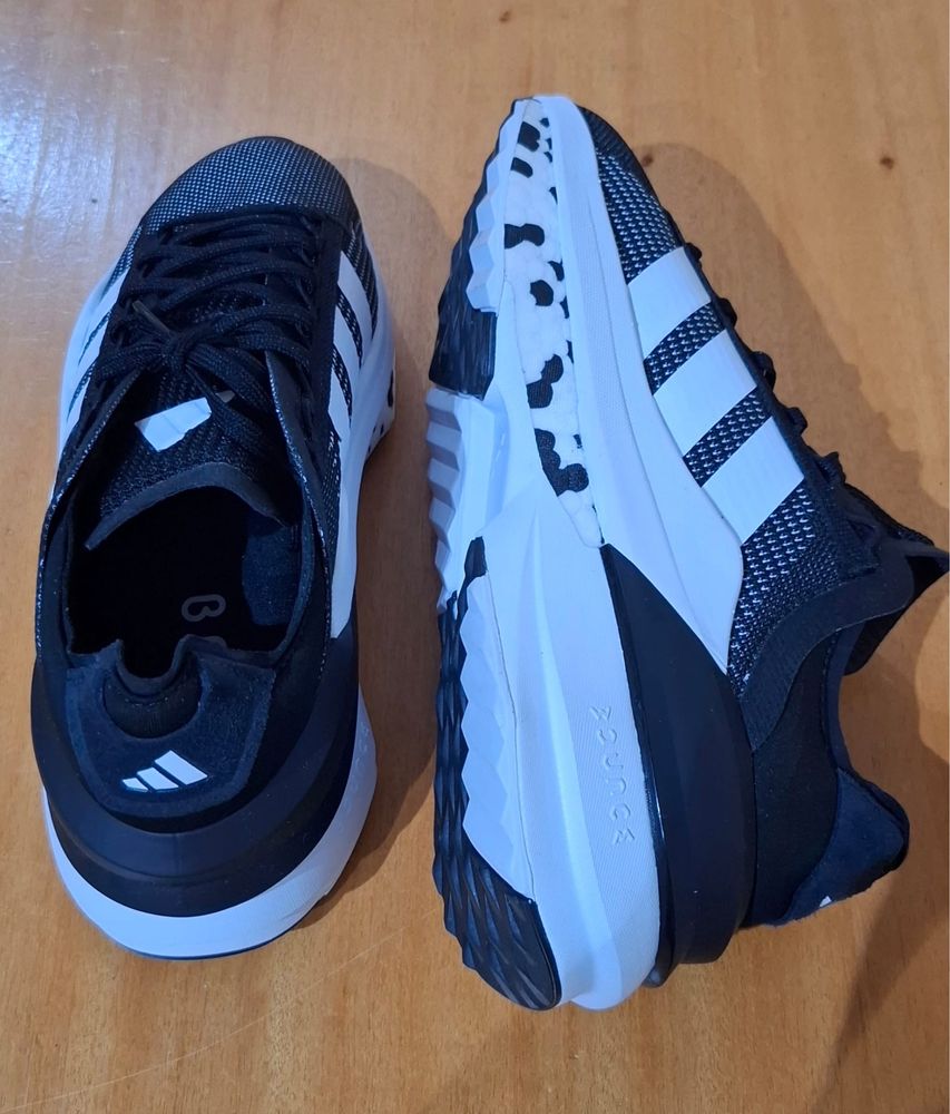 Sapatilhas Adidas Avryn_X
