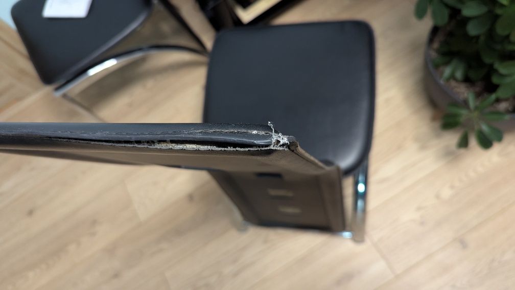Krzesła czarne wysokie na stelażu 6 sztuk