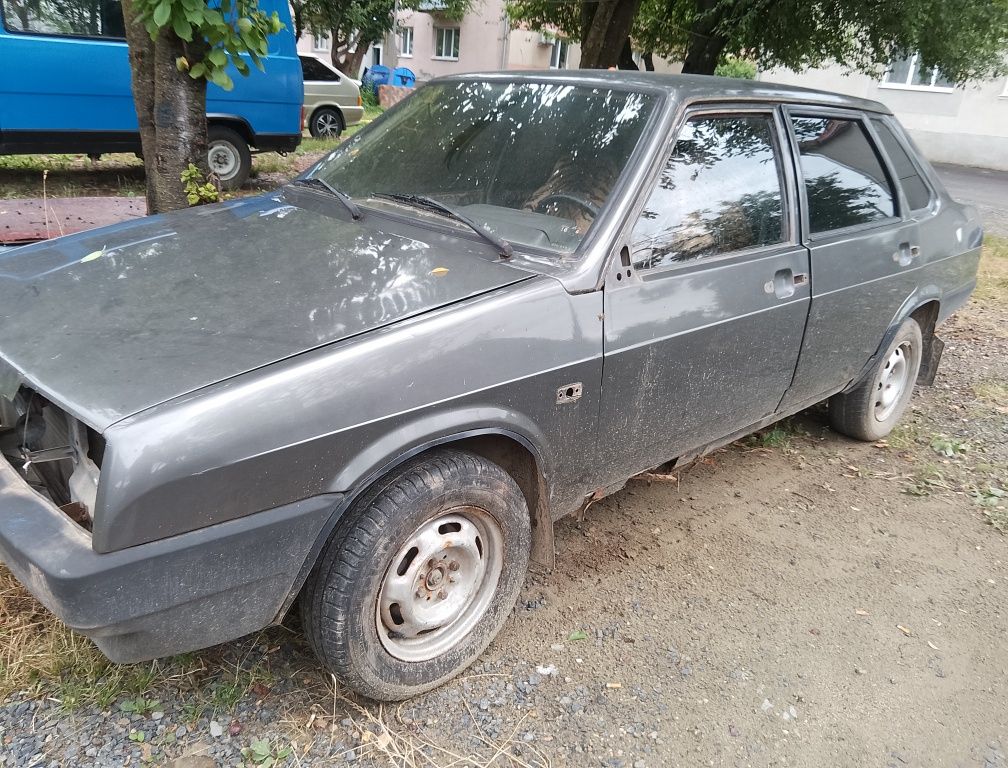 Продам мотор 1*5 карбуратор