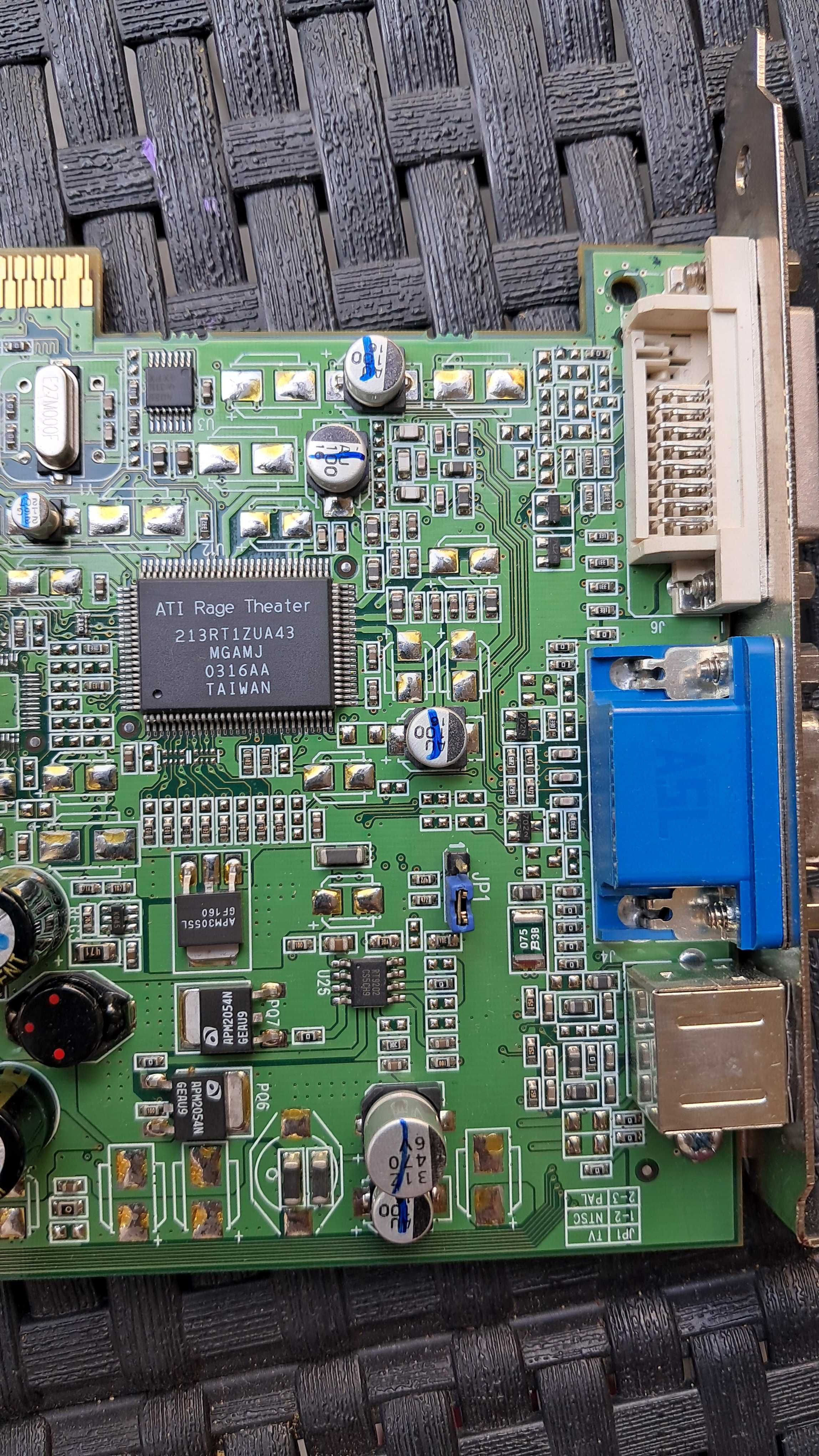 Karta graficzna Radeon 9100 64MB DDR V/D/VO (ATI Radeon 8500LE)