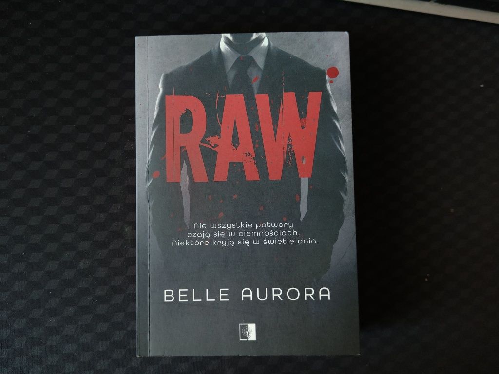 książka Raw Belle Aurora