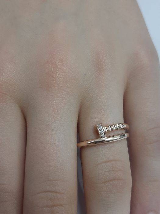 Золотое кольцо гвоздь с бриллиантами.