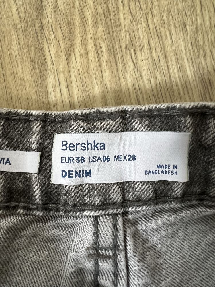 Джинси Bershka Mom