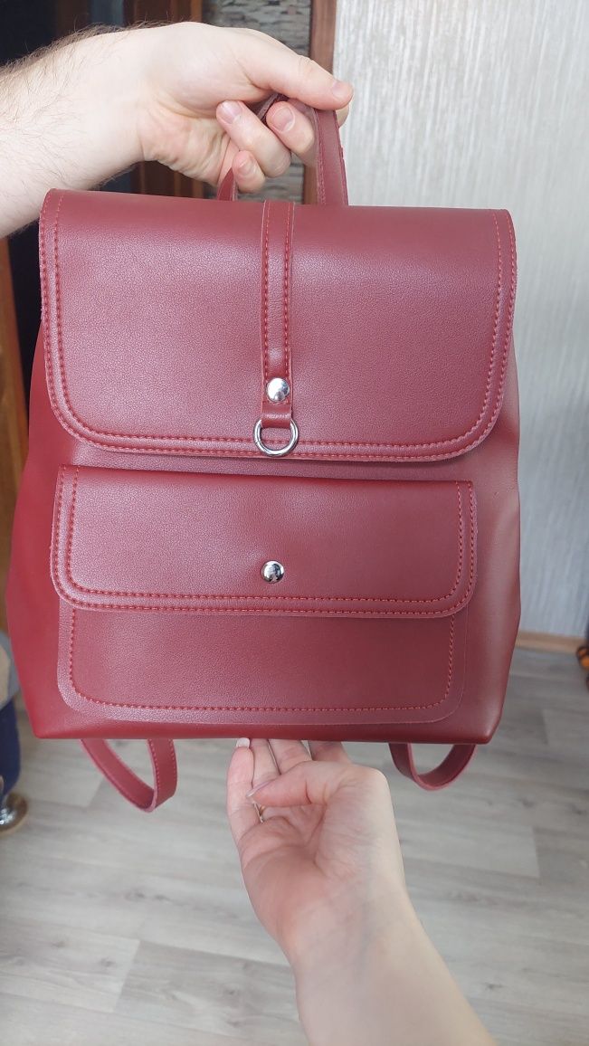 Продам женскую сумку-рюкзак 2в1