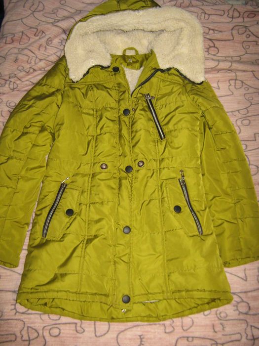 Курточка для дівчинки  -  200
