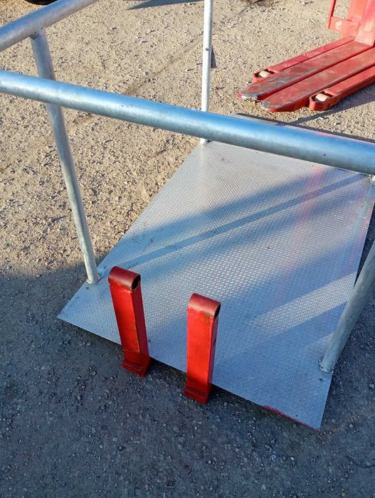 Wózek paletowy paleciak masztowy sztaplarka