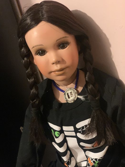 Lalka porcelanowa sygnowana 70 cm