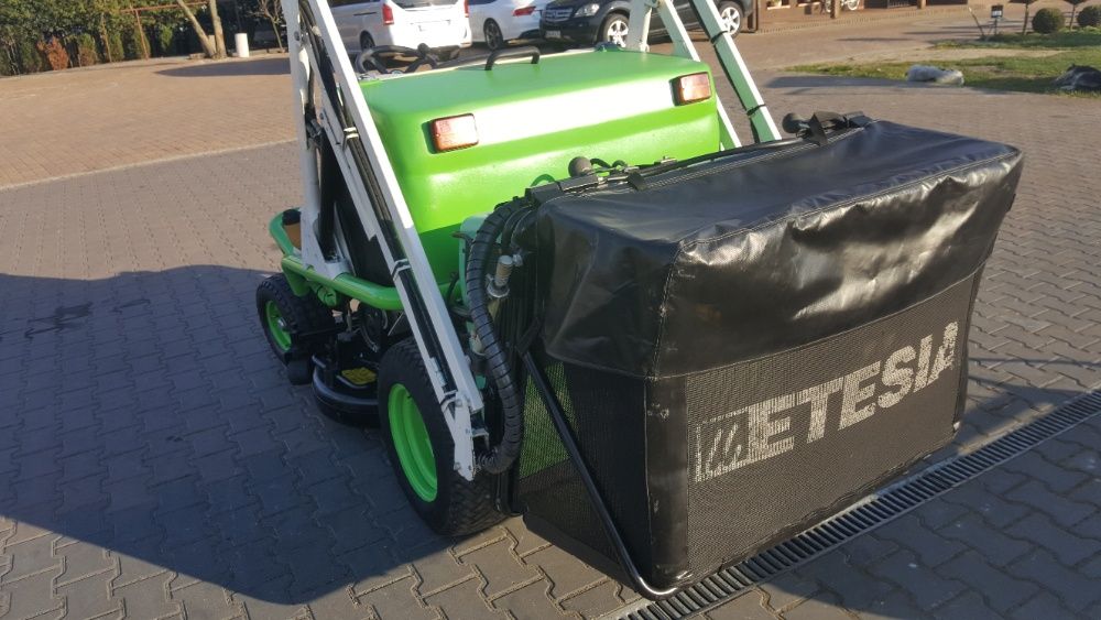 Profesjonalna kosiarka komunalna Etesia Hydro 124D, TUZ, pług hydrauli