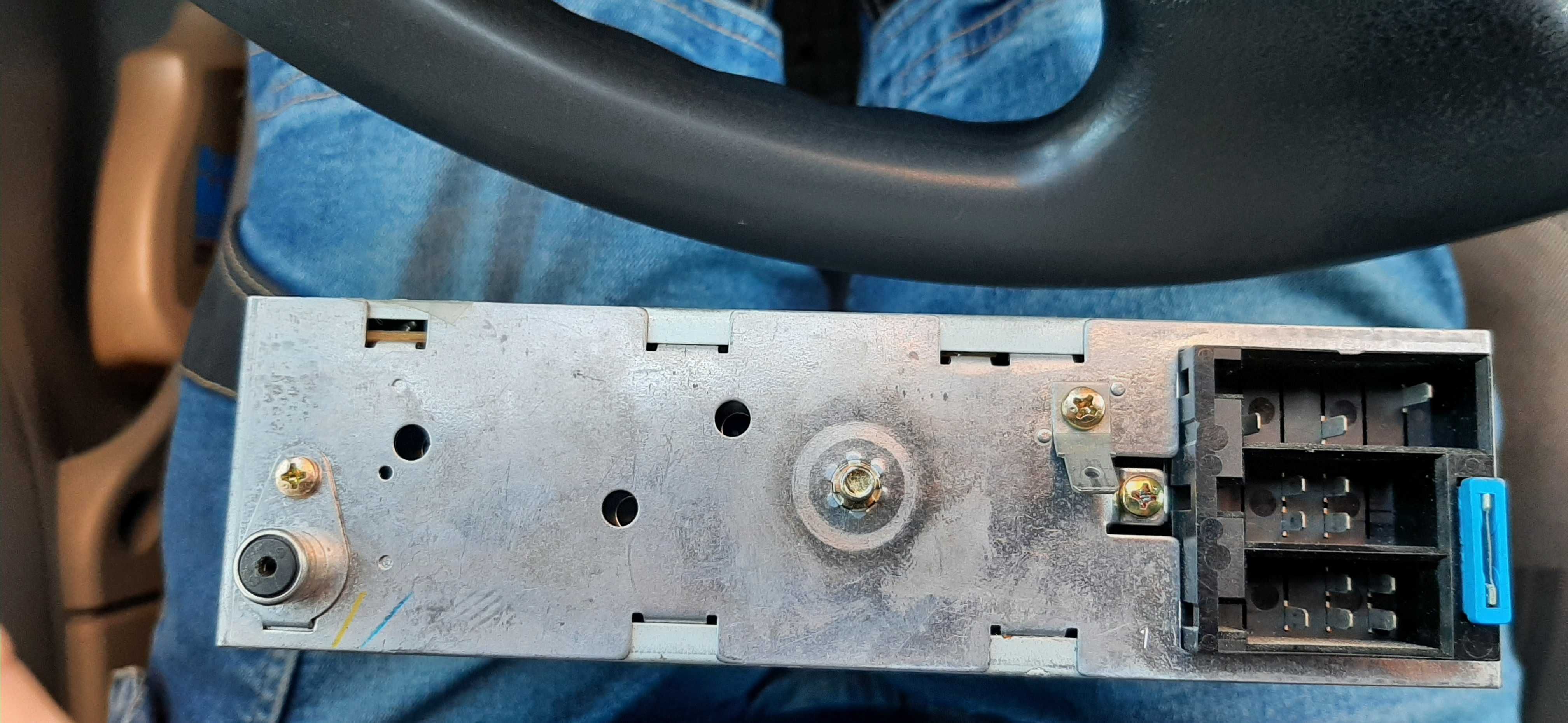 radio alpha Hitachi KMS1087A