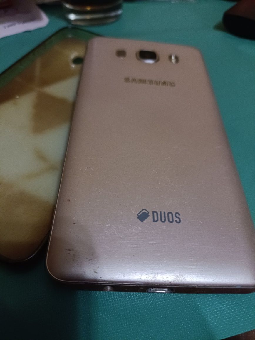 Смартфон samsung galaxy j5 2016 року (sm-j510h)