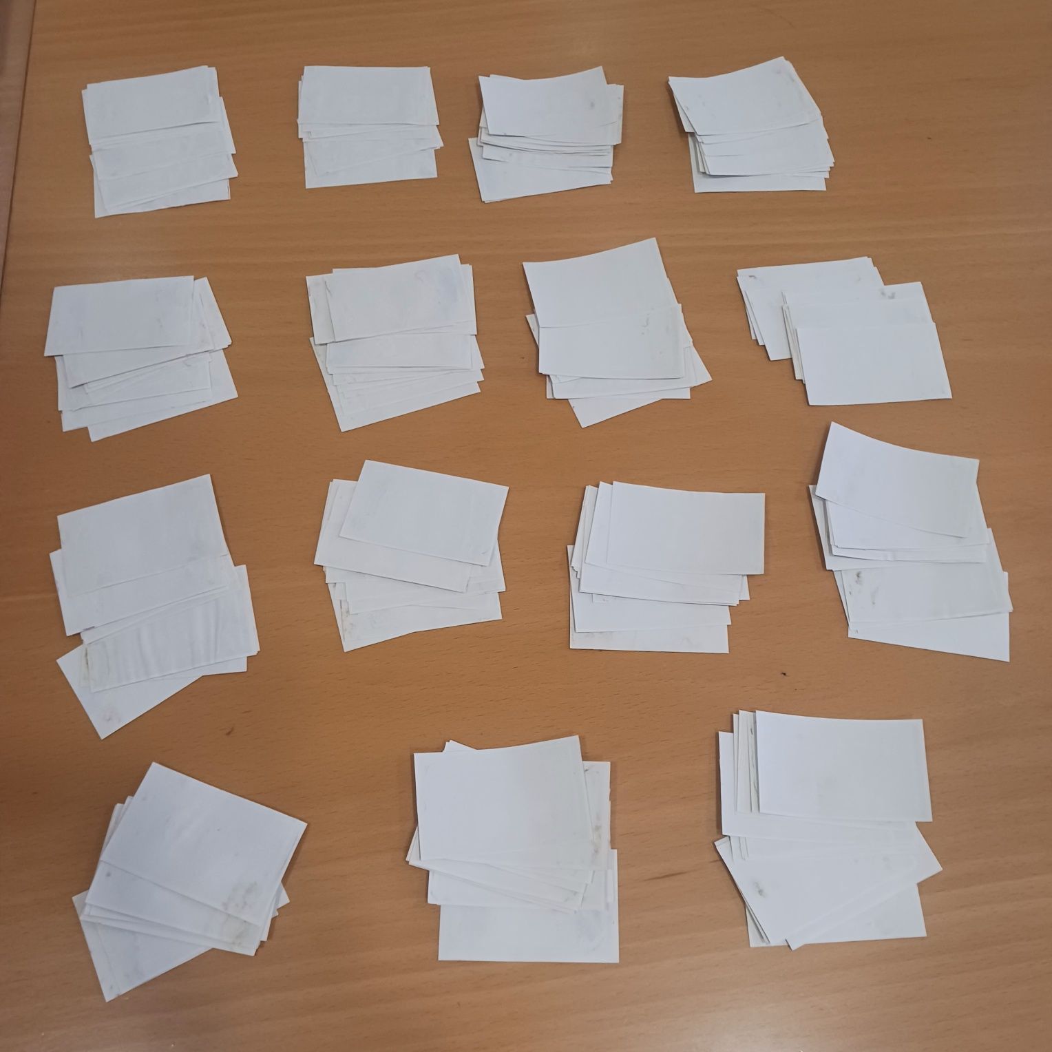 200 Cromos TV Bola diferentes