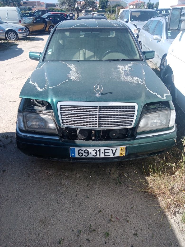 Mercedes c 200d de 1995 com caixa automática avariada