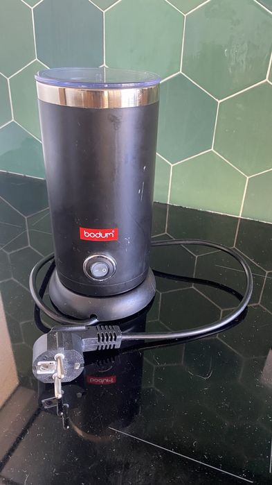 Batedor de leite eléctrico BODUM