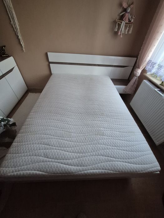 Łóżko i komoda sprzedam