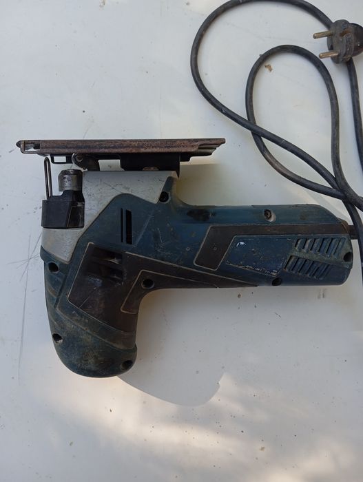 Bosch gst 90 e. Електролобзик.