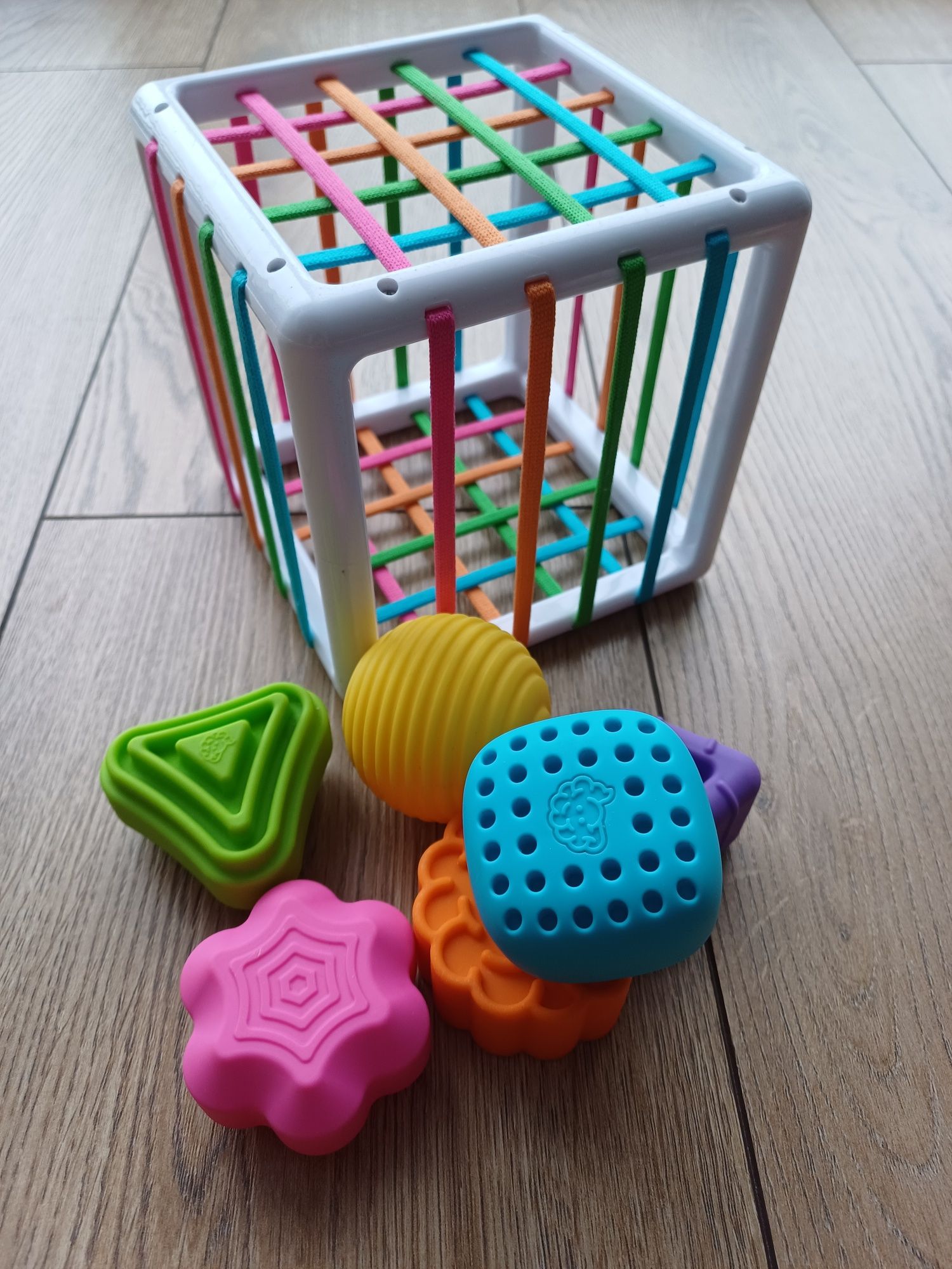 Fat Brain Toys Sorter elastyczna kostka