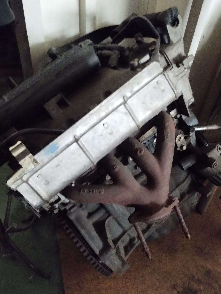 Motor Renault Clio 2   1.2 8v