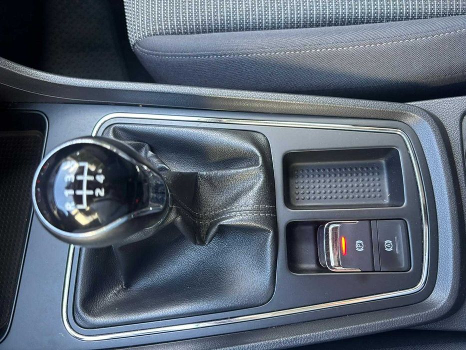 SEAT LEON ST 1.6 TDI 115cv - 2019-05