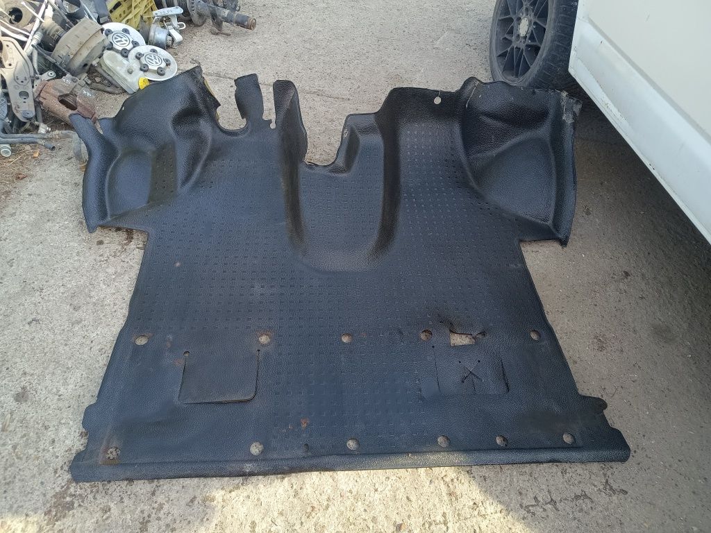 Dywan wykładzina przód VW T5 transporter oryginał