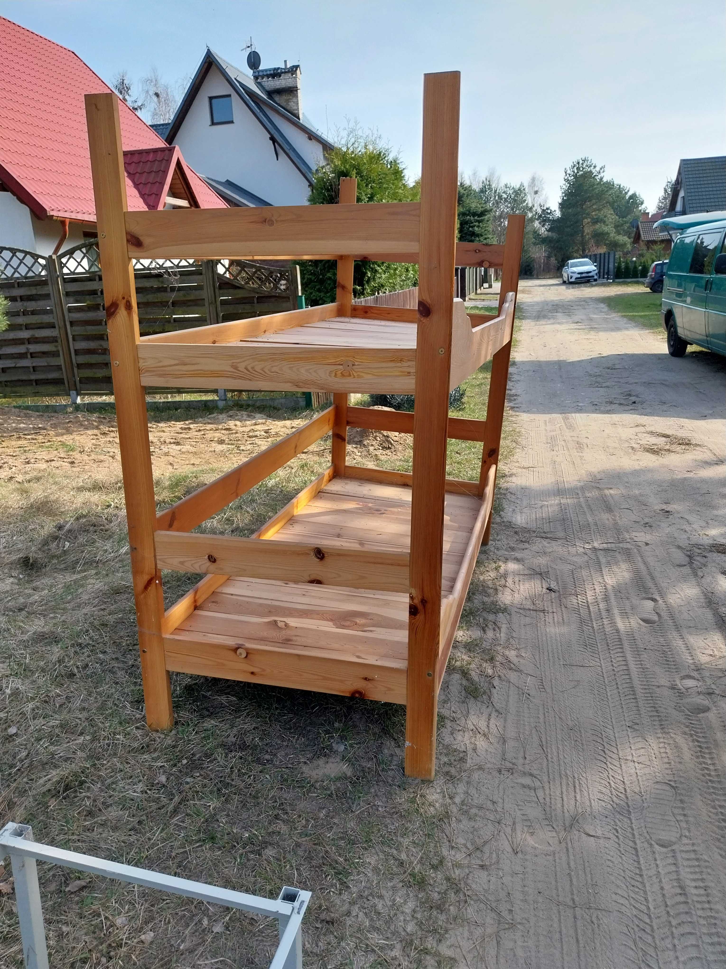Łóżko piętrowe drewniane