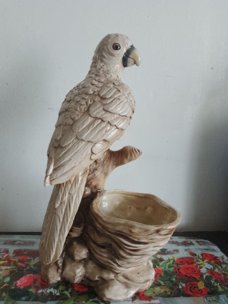 Papuga figurka rzeźba