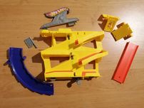 Tor Wyścigowy Mattel Hot Wheels Ostre Serpentyny X9316 X9318