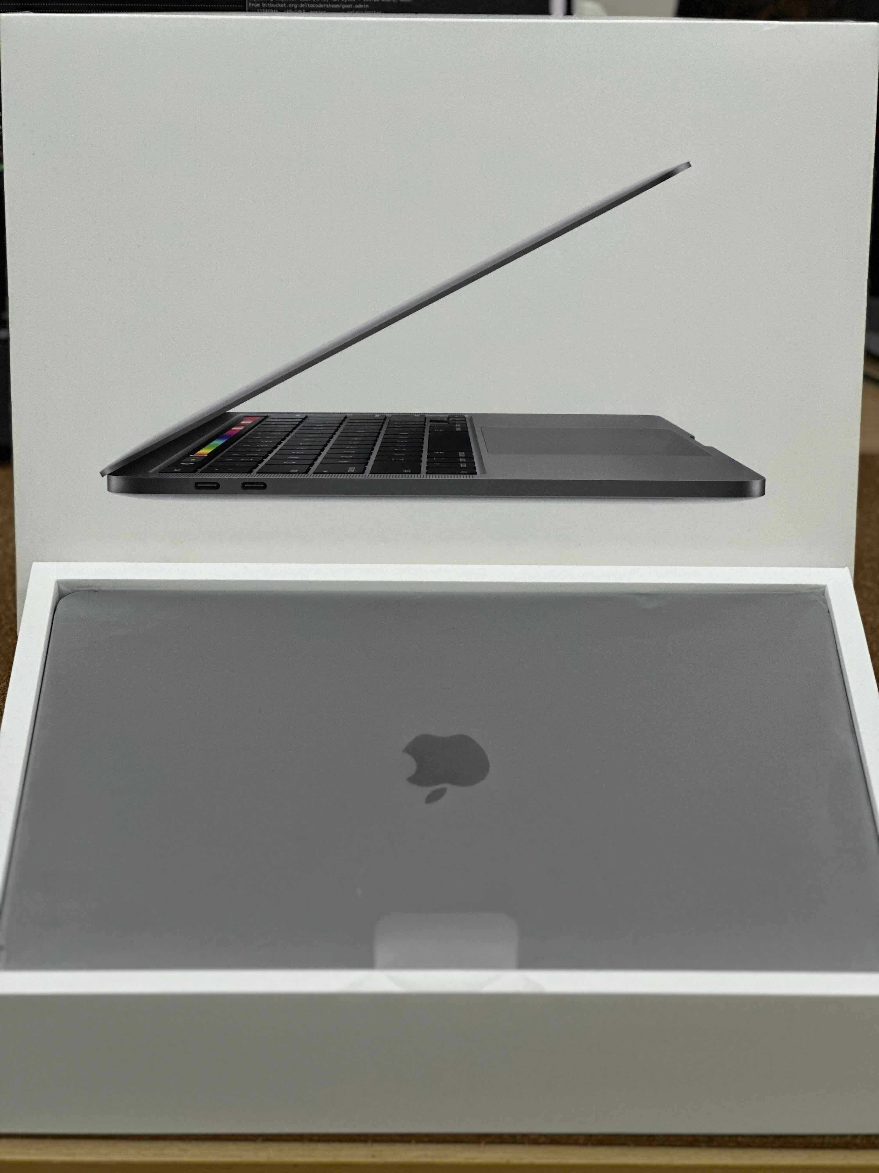 Macbook PRO 13 32Gb / 1Tb SSD (2023)