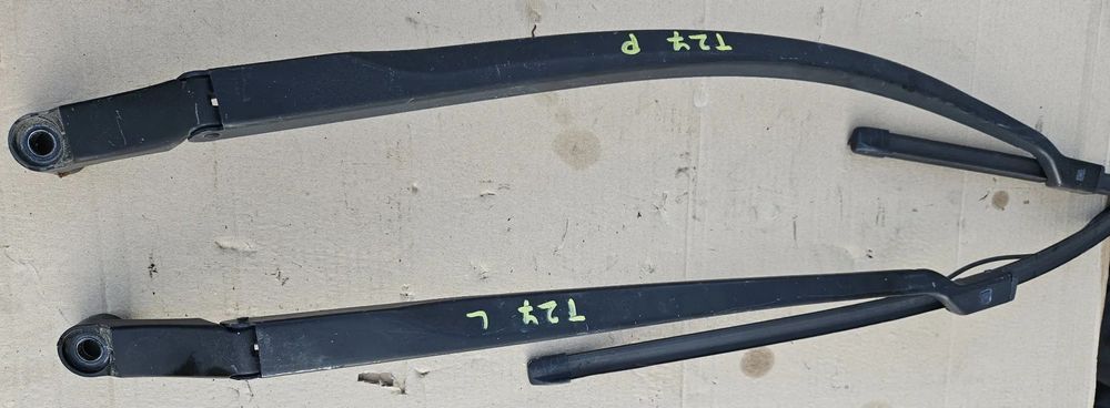 Toyota Avensis T27 ramie wycieraczki przód przednie prawe lewe