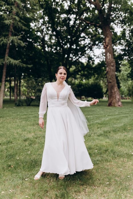 Продам весільну сукню